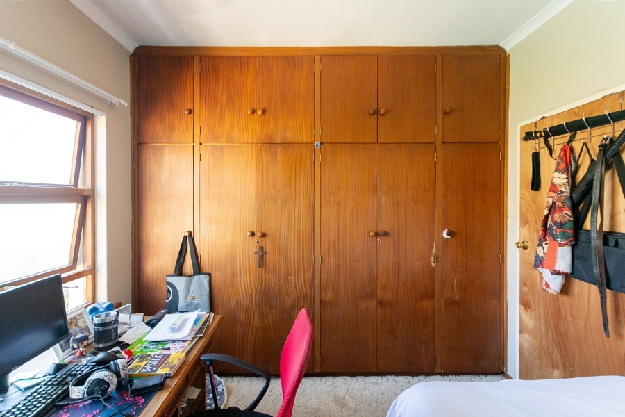 6 Bedroom Property for Sale in Middedorp Western Cape